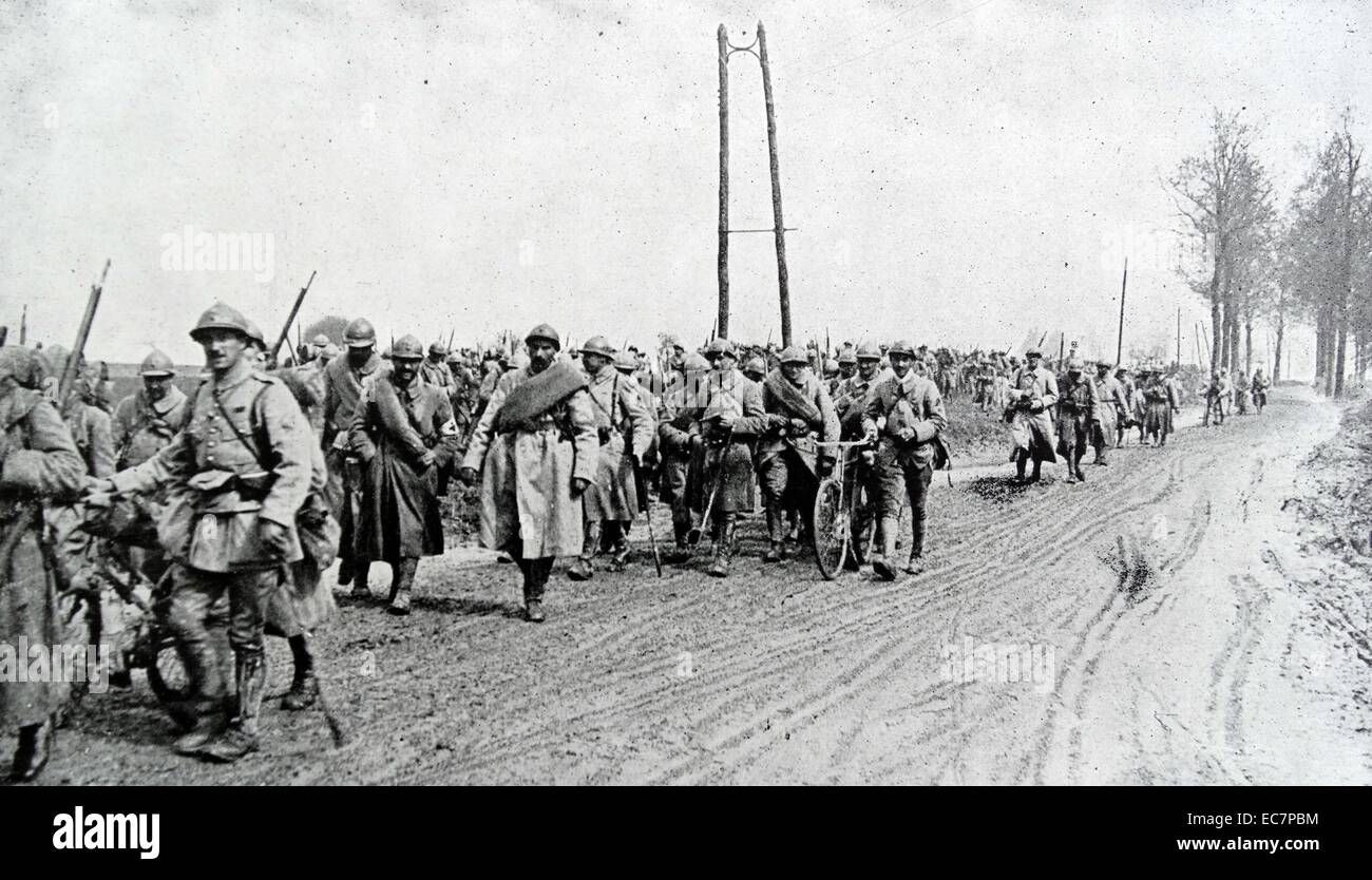 Französische Infanterie unterwegs im ersten Weltkrieg Stockfoto
