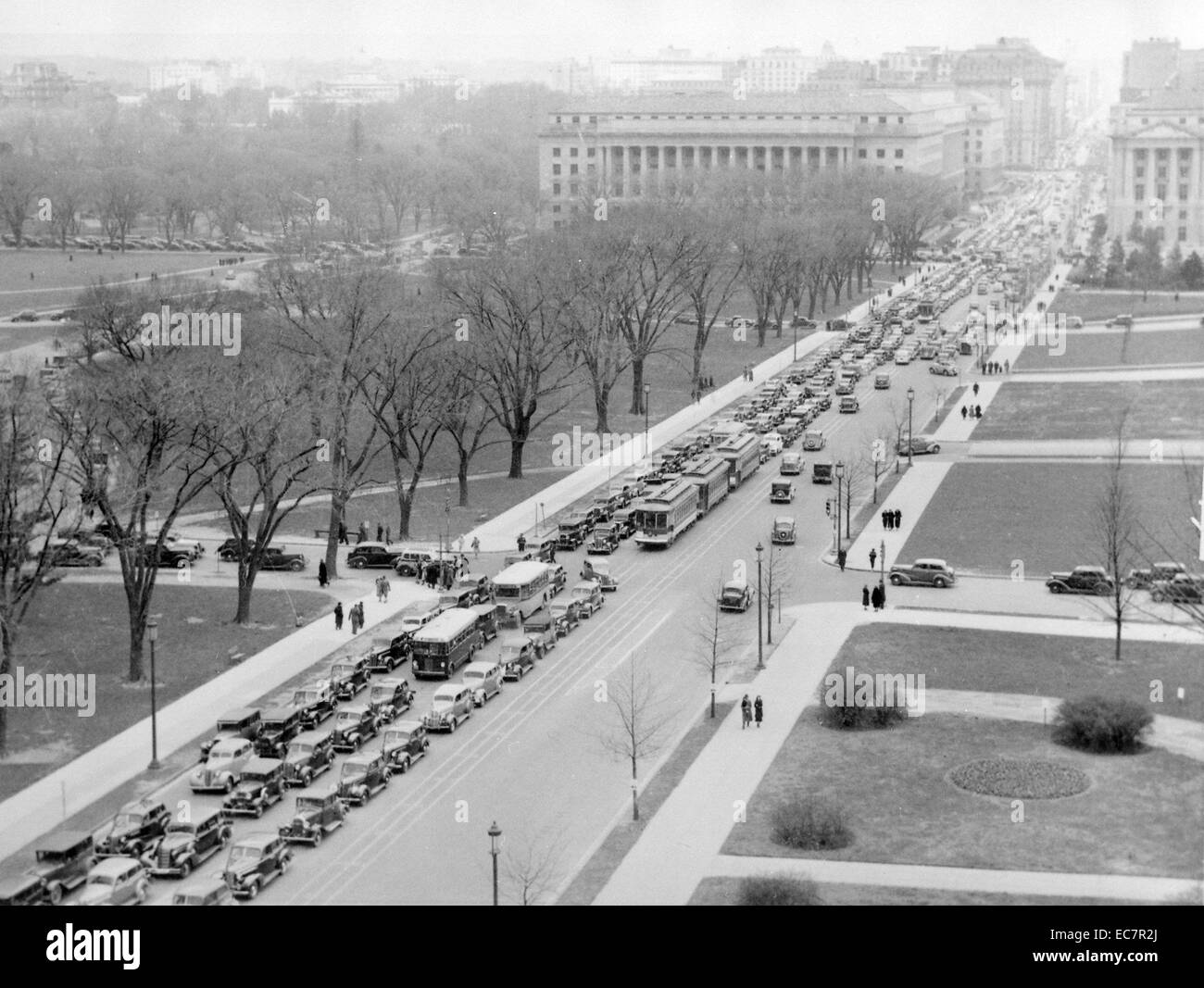 Foto von einem Stau auf der 14th Street und der Mall, Washington D.C. datiert 1937 Stockfoto