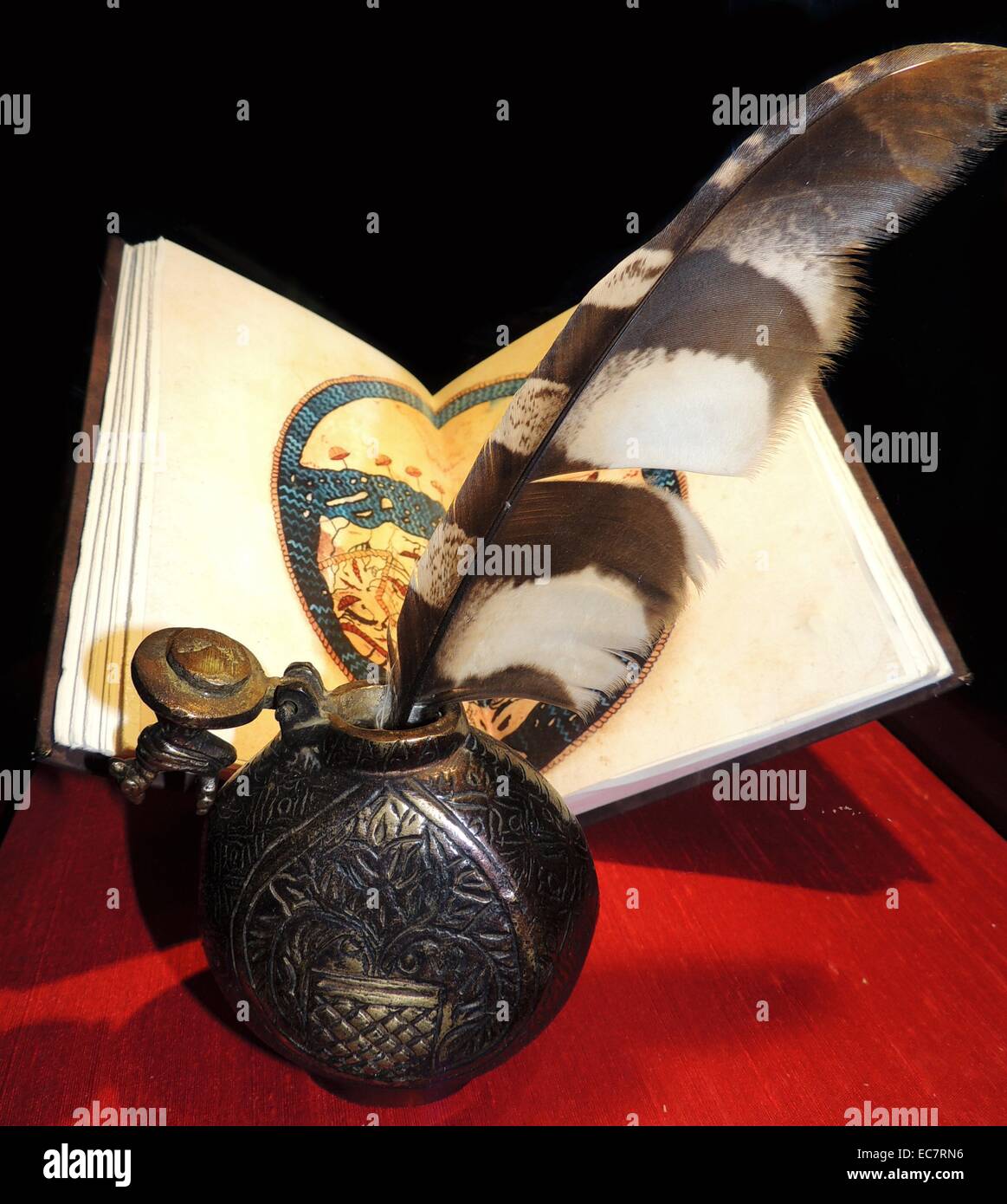 Der Kartographie und Geographie. Fortschritte in der Zoologie, Botanik, Astronomie und Navigation und Informationen um Händler, Wissenschaftler, Pilger und Entdecker in große Fortschritte in der Geographie geführt und erlaubt den muslimischen Gelehrten sehr präzise Karten und terrestrische Globen zu entwickeln. Diese Karten legte den Grundstein für die weltweit Reisen von späteren europäischen Entdeckern. Stockfoto Der Kartographie und Geographie. Fortschritte in der Zoologie, Botanik, Astronomie und Navigation und Informationen um Händler, Wissenschaftler, Pilger und Entdecker in große Fortschritte in der Geographie geführt und erlaubt den muslimischen Gelehrten sehr präzise Karten und terrestrische Globen zu entwickeln. Diese Karten legte den Grundstein für die weltweit Reisen von späteren europäischen Entdeckern. Stockfoto