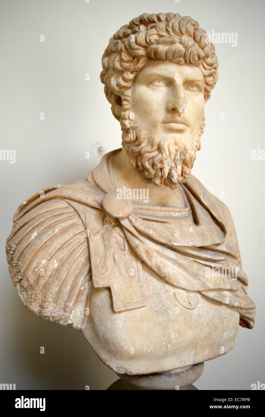 Lucius Verus. Marmor Büste des Kaisers Lucius Verus (161-169 AD), der Gemeinsame war - Kaiser mit seinen adoptiveltern Bruder Marcus Aurelius (161-180 AD). Von Probalinthos (südlich von Marathon), Römische, 161-169 AD Stockfoto