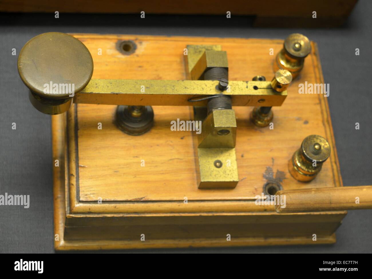 Morsetaste, c 1900. Dieser Schlüssel wurde von Marconi während seiner Experimente auf feinabgestimmte Schaltkreise am Haven Hotel, Poole in c1900 verwendet. Es war die erste Art der wichtigsten speziell für drahtlose Arbeiten konzipiert. Stockfoto