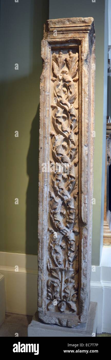 Marmor pilaster. Vermutlich einst Teil der reich verzierte Fassade eines römischen Gebäudes aus dem Westen der Türkei. Aus dem gleichen Gebäude wie die pilaster gegenüber angezeigt. Roman, AD 175-225. Stockfoto