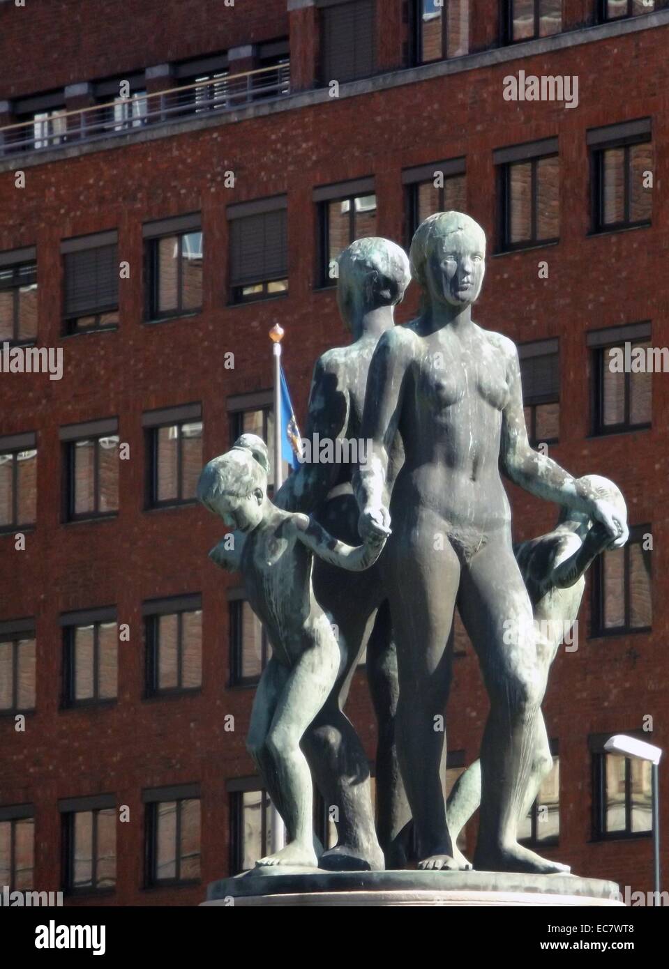 Skulptur einer Familiengruppe, Oslo, Rathaus, Norwegen. 2013 Stockfoto