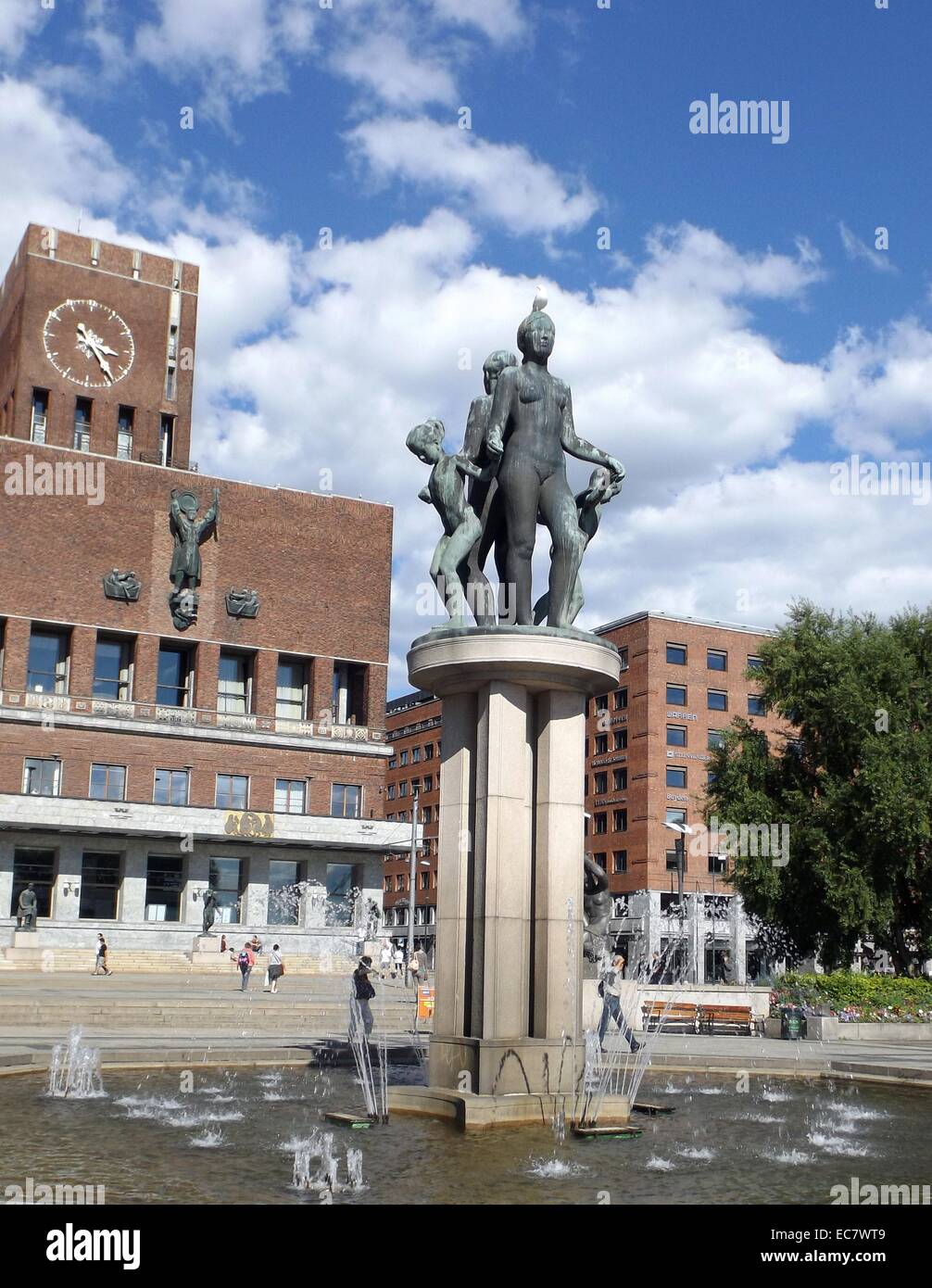 Skulptur einer Familiengruppe, Oslo, Rathaus, Norwegen. 2013 Stockfoto