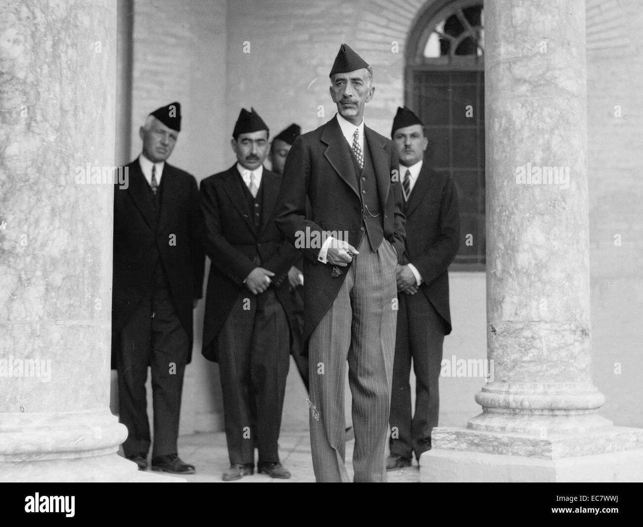Irak. (Mesopotamien). Feier des Irak Mitglied des Völkerbundes, Oktober 6, 1932. Bagdad. Seine Majestät König Feisal. Im Königlichen Palast Stockfoto Irak. (Mesopotamien). Feier des Irak Mitglied des Völkerbundes, Oktober 6, 1932. Bagdad. Seine Majestät König Feisal. Im Königlichen Palast Stockfoto