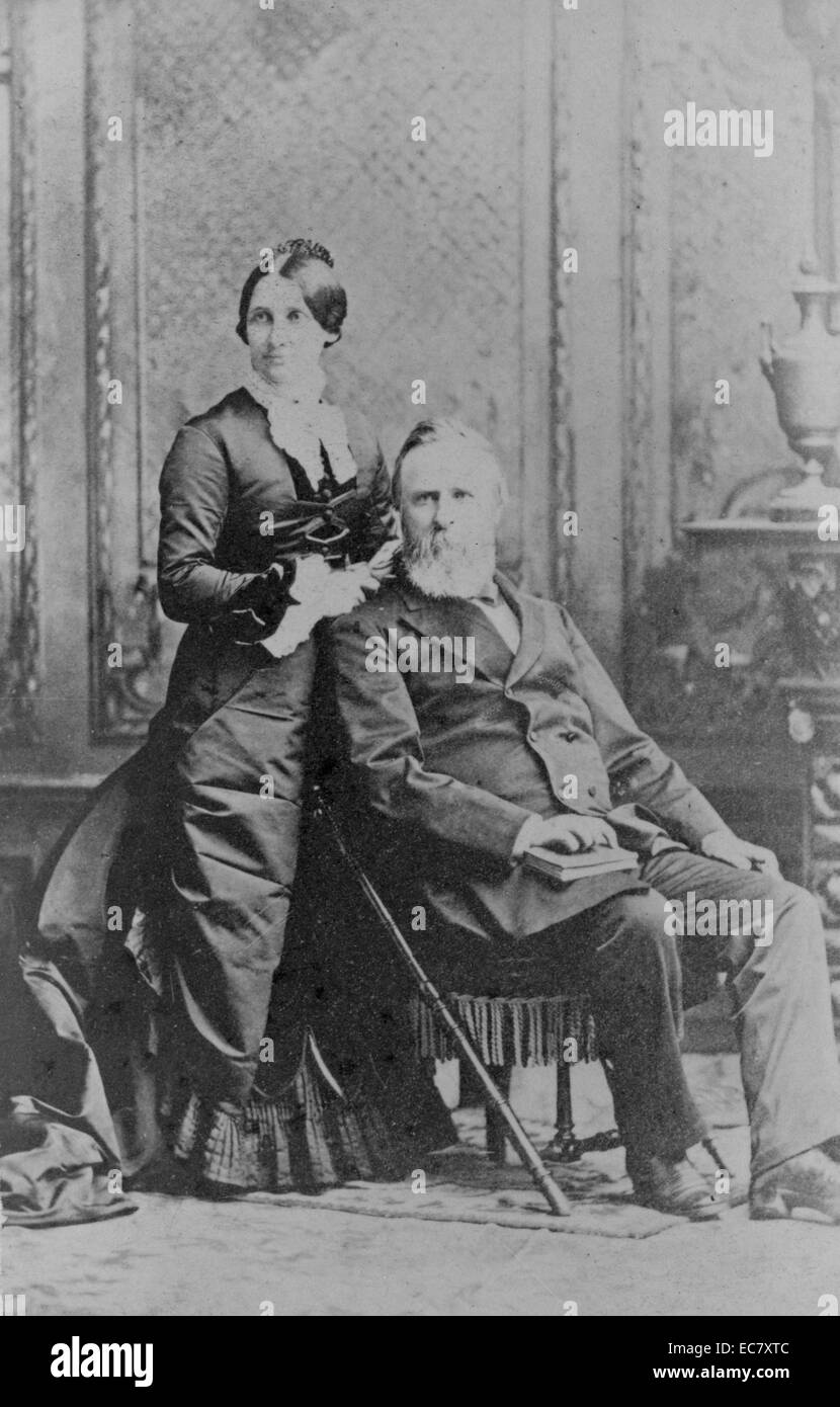 Präsident und Frau Rutherford B. Hayes. Hayes war der 19. Präsident der Vereinigten Staaten. Als Präsident leitete er das Ende des Wiederaufbaus, begannen die Bemühungen, die Reform des öffentlichen Dienstes geführt, und versucht, zwischen den Divisionen aus dem Bürgerkrieg und dem Wiederaufbau nach links. Stockfoto