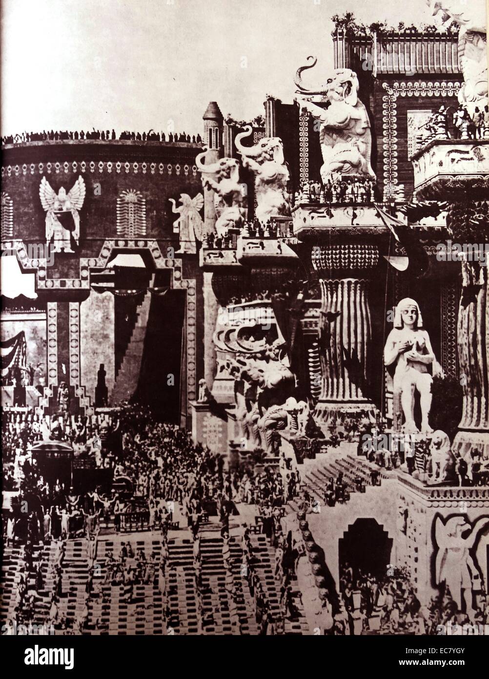 Intoleranz. 1916 amerikanischer Stummfilm Regie: D. W. Griffith.  der Rückgang des babylonischen Reiches nach Persien 539 v. Chr.. Stockfoto