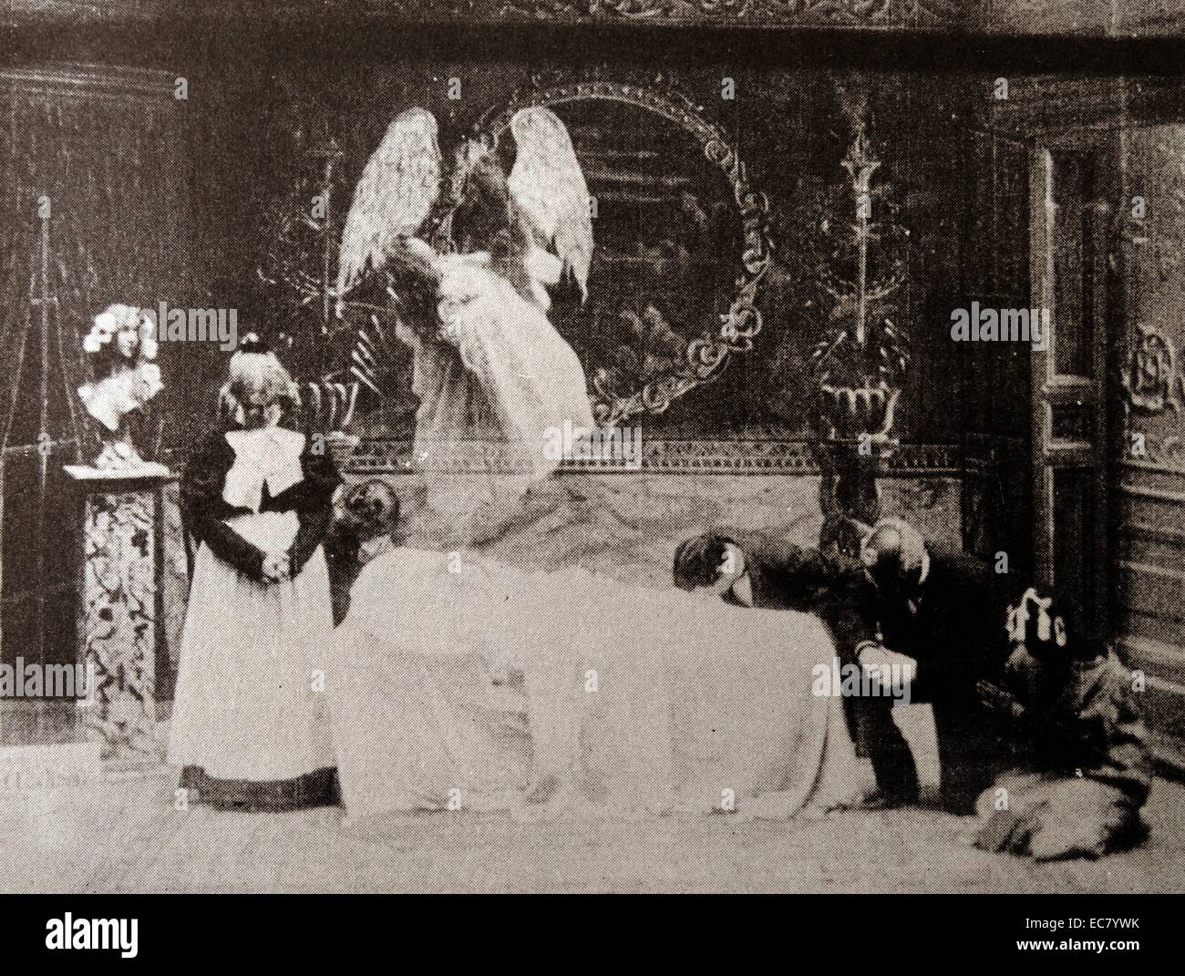 Onkel Toms Hutte 1927 Von Harry A Pollard Tod Von Little Eva Geleitet Tante Sally Beugt Den Kopf Onkel Tom Seine Knie Wahrend Der Engel Sammelt Die Zog Stockfotografie Alamy