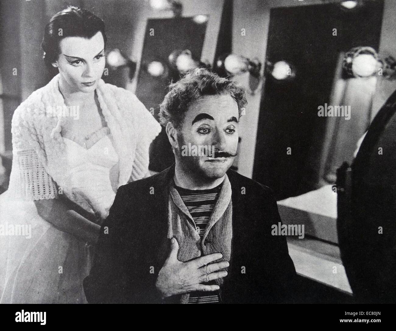 Limelight, 1952. Charlie Chaplin und Claire Bloom in das endgültige Aussehen der 'Little Tramp" in Filmen, die in den Vereinigten Staaten verteilt. Stockfoto