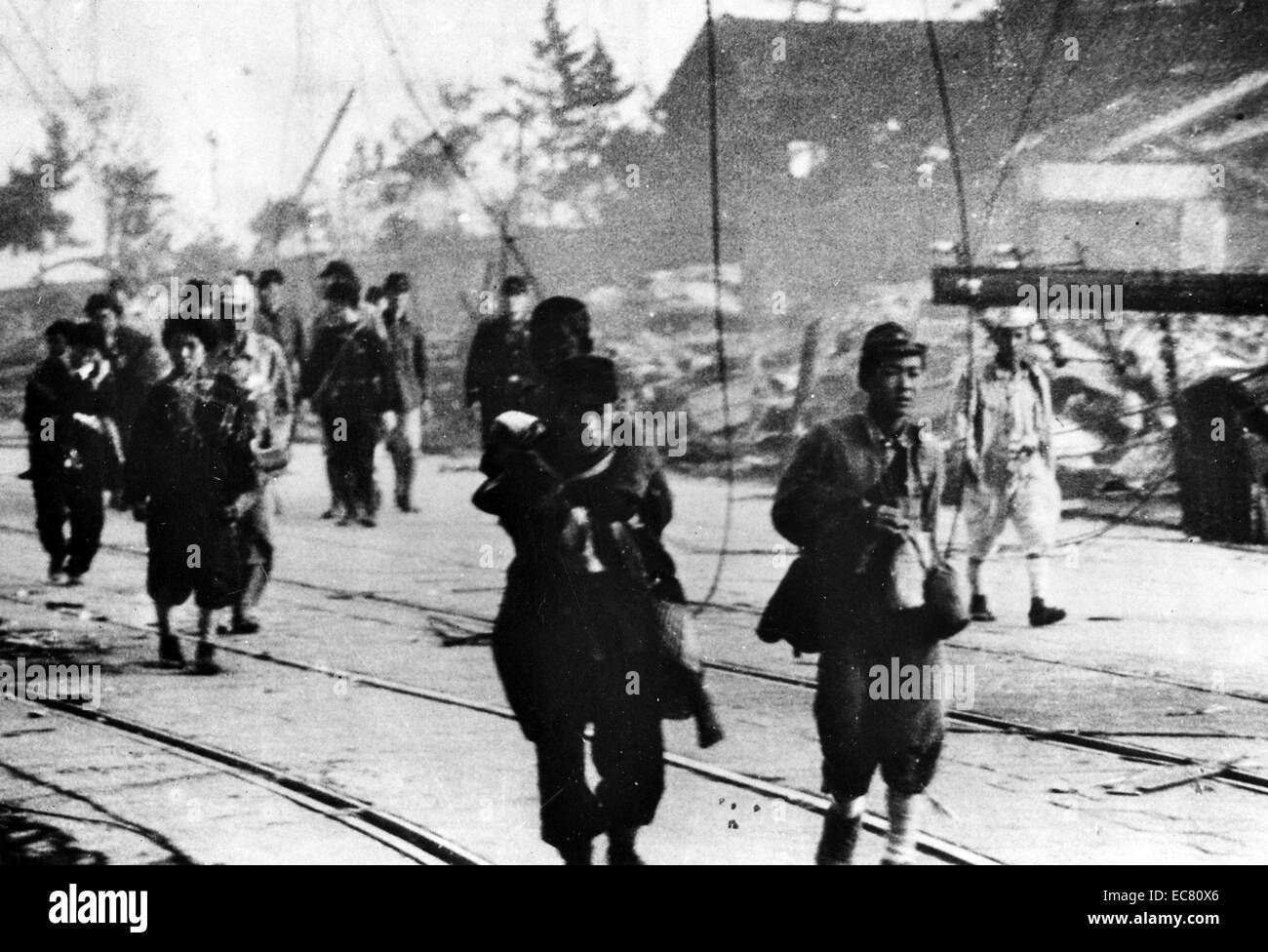 Die Bombardierung von Nagasaki. Die Stadt ist nur eine von zwei Atombombe Ziele in der Geschichte so weit. Unter dem Codenamen "Fat Man", die Bombe 40.000 sofort getötet und erreicht eine letzte Todesopfer von fast 74.000 und fast 75.000 Verletzten. Obwohl mächtiger als die 'Little Boy' Bombe, die auf Hiroshima, Nagasaki in unwegsamem Gelände fallengelassen wurde, bedeutete der Schaden reduziert. Stockfoto