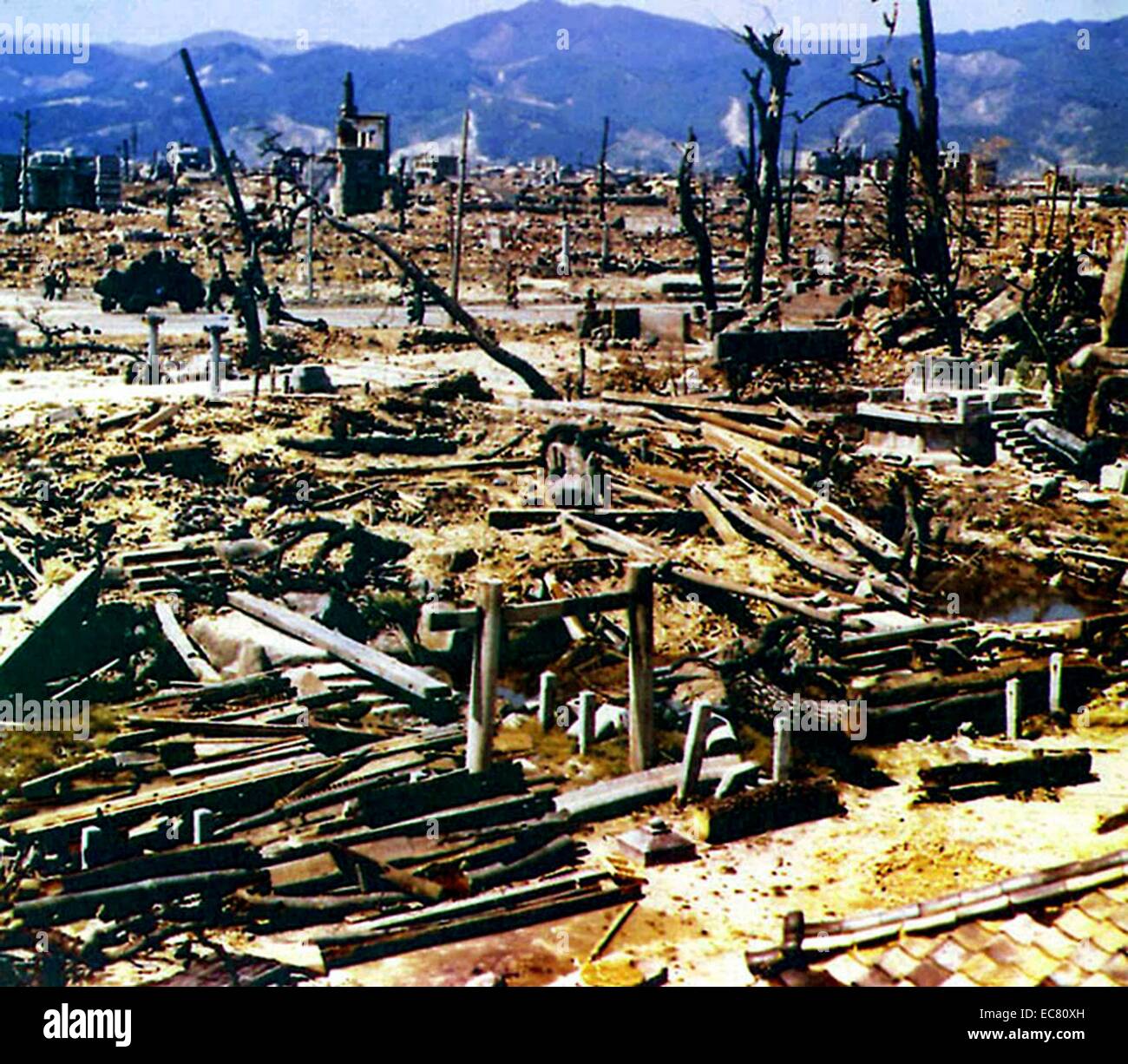 Nakajima Hon-machi war 100-700 Meter vom Zentrum der atomaren Explosion, die auf Hiroshima im Zweiten Weltkrieg entfesselt wurde. Die 'Little Boy' Atombombe direkt getötet, 80.000 Menschen beim ersten fallengelassen wurde aber Verletzungen und Strahlenwirkungen brachte die Gesamtzahl der Opfer bis zum Ende des folgenden sechs Monate 90,000-140,000. Die schockwelle aus dem Angriff völlig zerstört 69% der Gebäude der Stadt. Stockfoto