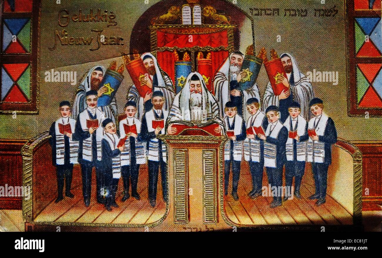 Niederländische Neujahrskarte zeigen Männer und jungen in einer Synagoge sind wie der Rabbi liest und die Thora scrollt c 1930 abgeschlossen. Stockfoto