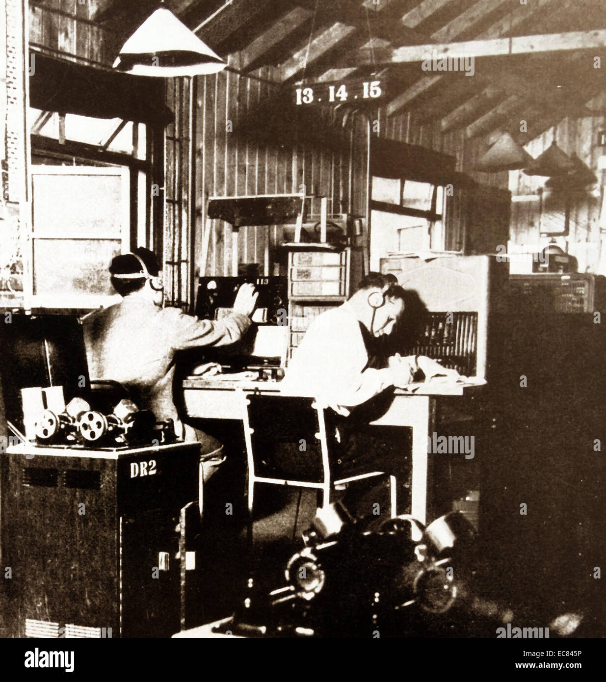 Die Überwachung des niederländischen Widerstand (Regierung im Exil) Radio Oranje; in London; während des Zweiten Weltkriegs 1941 Stockfoto