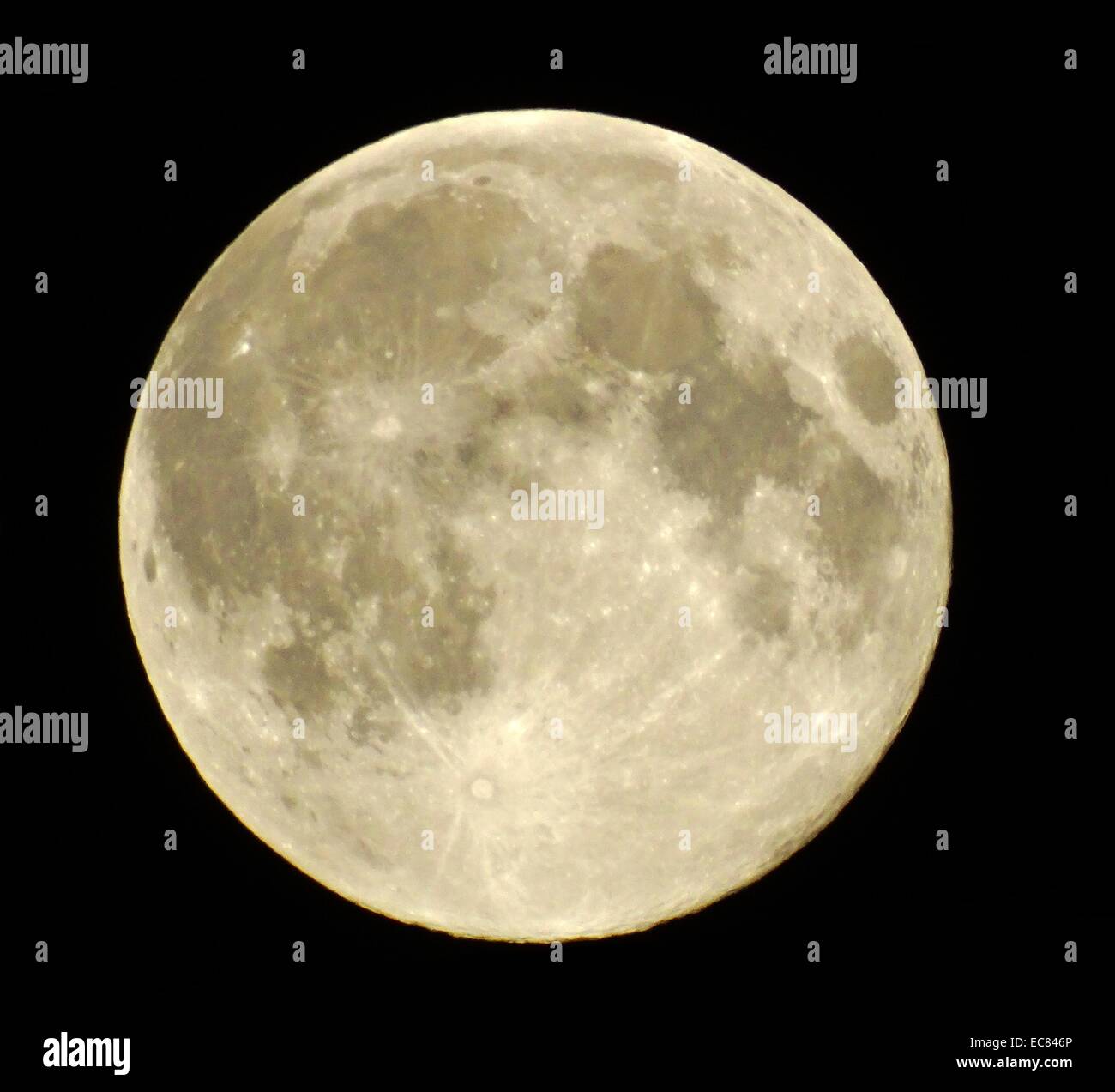 Vollmond In Nachster Nahe Zur Erde August 2014 Stockfoto Bild