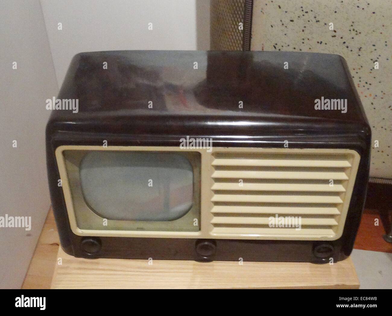 Englisch machte einzelne Station, die Fernseher ab 1949 Stockfotografie -  Alamy