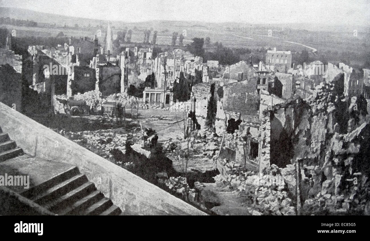 Foto von Clermont-en-Argonne ist eine französische Gemeinde im Département Meurthe-et-Moselle in der Region Lothringen in Frankreich. Die Gemeinde wurde von der Deutschen Armee Bombenangriffe während des Zweiten Weltkriegs zerstört. Vom 1916 Stockfoto