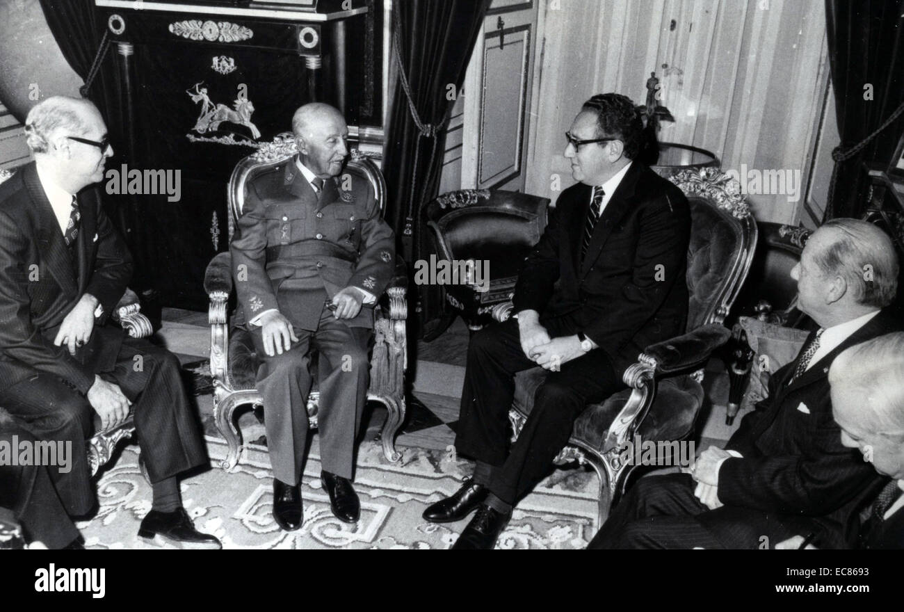 Francisco Franco Bahamonde (1892-1975), Diktator von Spanien von 1939 bis zu seinem Tod im Jahr 1975; mit US-Außenminister Henry Kissinger 1973 Stockfoto