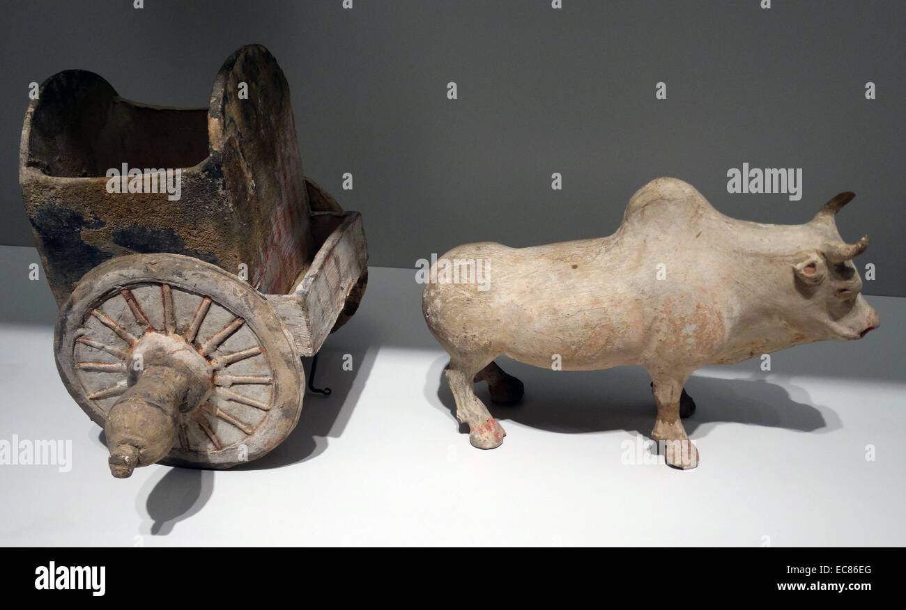 Steingut Pferde- und Ochsenkarren, China. Vom 7. Jahrhundert Stockfoto