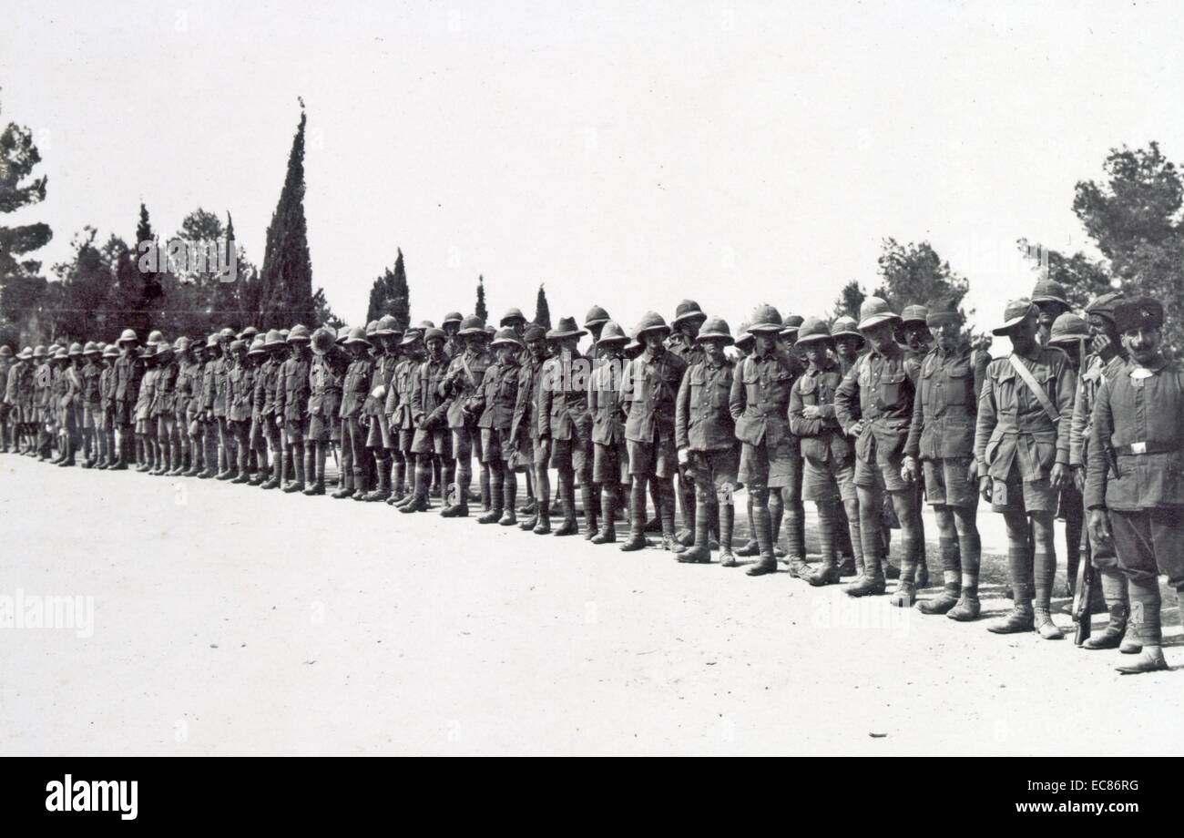 Foto von erbeuteten britischen Gefangenen in der 2. Schlacht von Gaza. Datiert 1917 Stockfoto