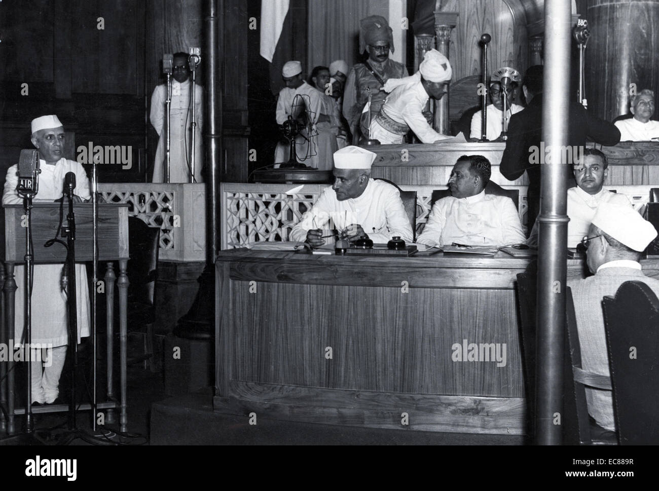 Foto von Jawaharlal Nehru, erster Premierminister Indiens, erklärte der indischen Unabhängigkeit in der Konstituierenden Versammlung, Delhi. Vom 1947 Stockfoto