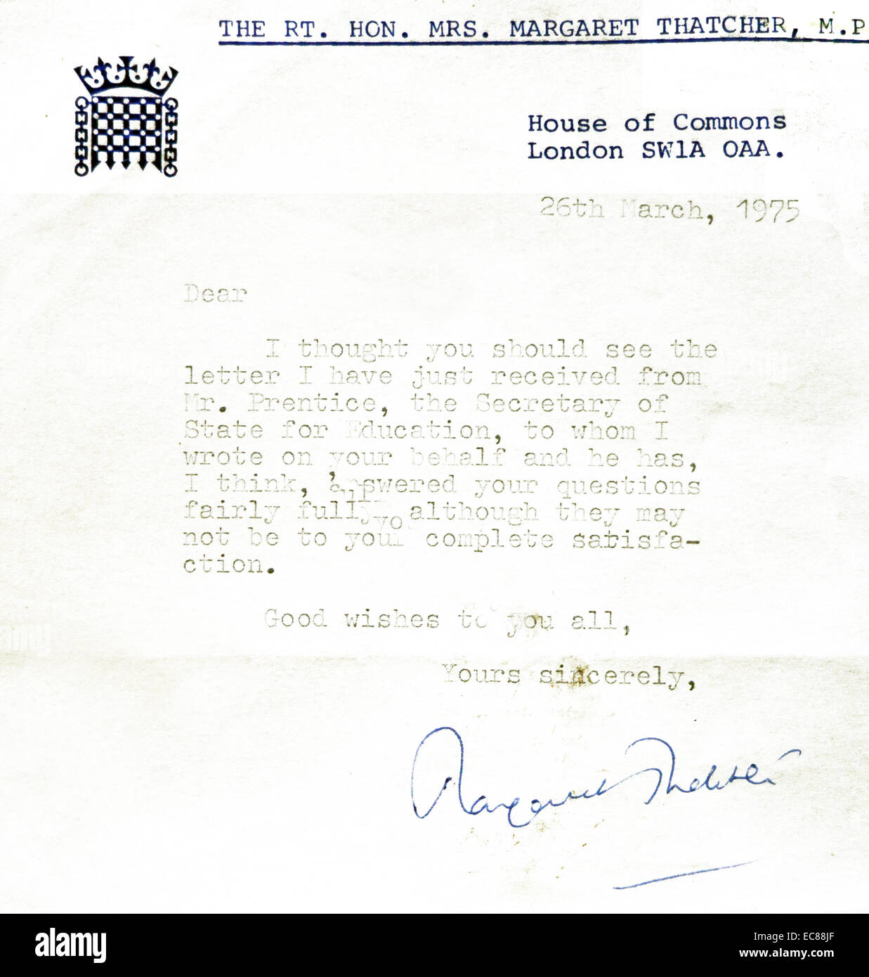 Brief von Margaret Thatcher (1925-2013) Premierminister des Vereinigten Königreichs und Führer der konservativen Partei. Datierte 1975 Stockfoto