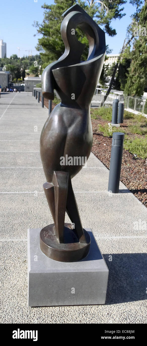 Bronze-Skulptur einer Frau, die ihr Haar kämmen. Erstellt von Alexander Archipenko (1887-1964 aktiv) russischen Bildhauer. Datiert 1914 Stockfoto