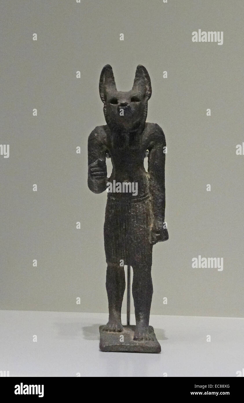 Statuette des Anubis, Hüterin der Friedhöfe und Gott der Mumifizierung. Aus dem 5. bis 3. Jahrhundert. Stockfoto