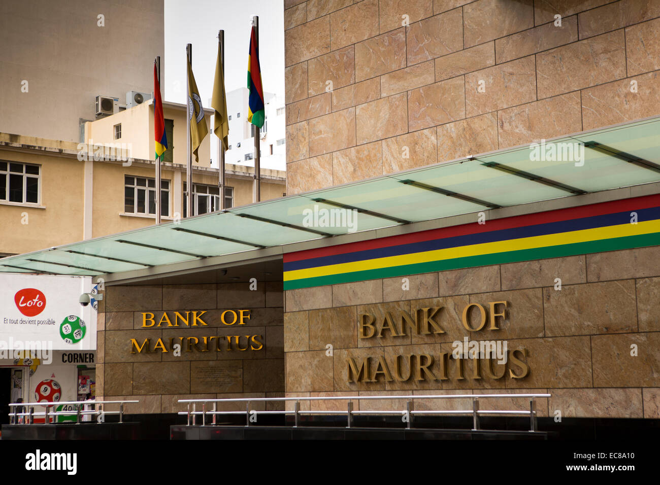 Mauritius, Port Louis, Königsweg, Bank of Mauritius Building Eingang unter Glasdach Stockfoto