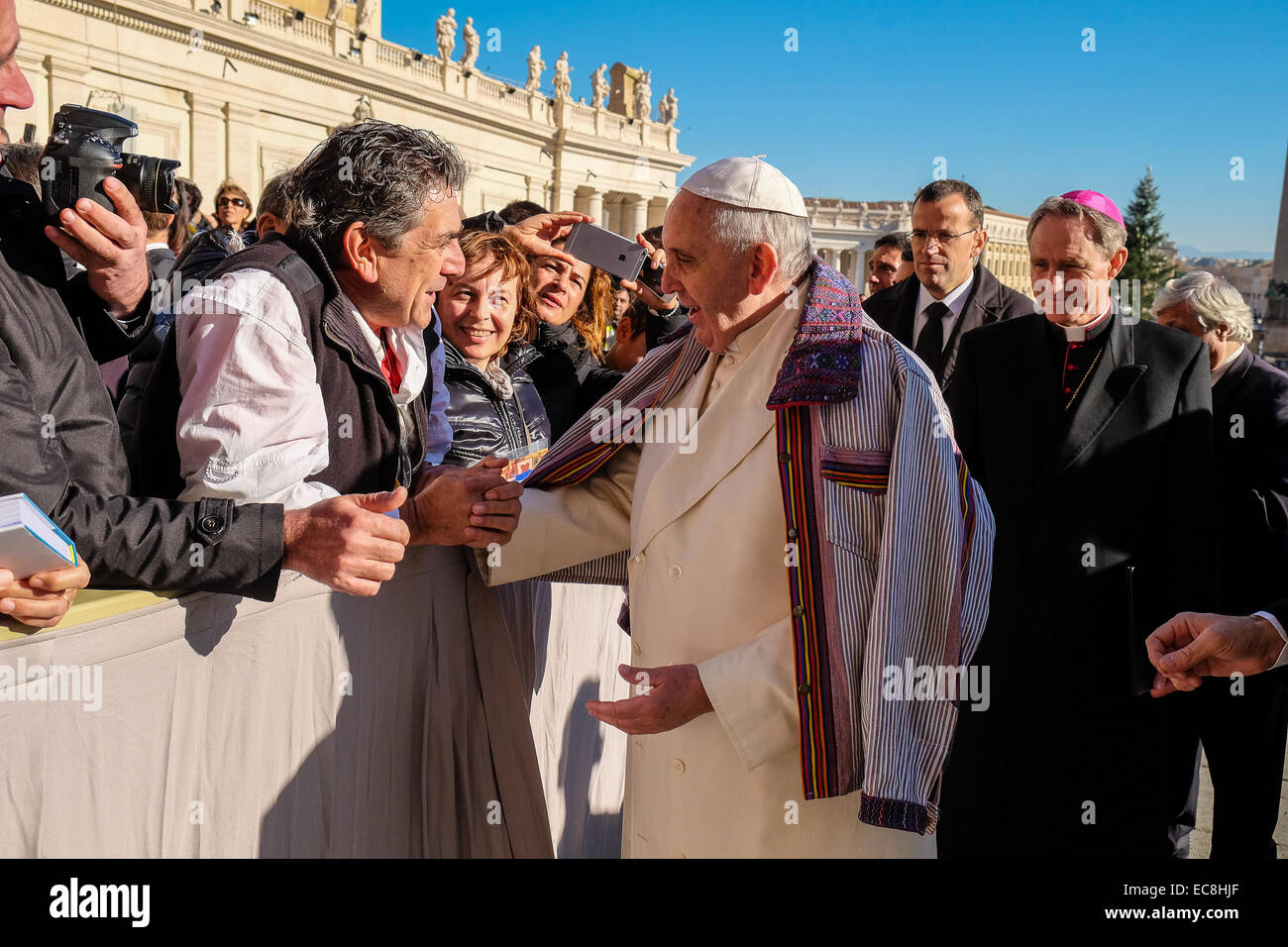 Vatikan-Stadt. 10. Dezember 2014. Papst Francis, Generalaudienz in St. Peter Quadrat Credit: wirklich Easy Star/Alamy Live News Stockfoto