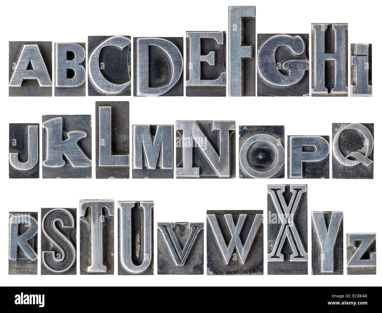Englisches Alphabet - eine Collage aus 26 isolierten Buchstaben im Buchdruck Bleisatz Druckstöcken, eine Vielzahl von gemischten Schriftarten Stockfoto