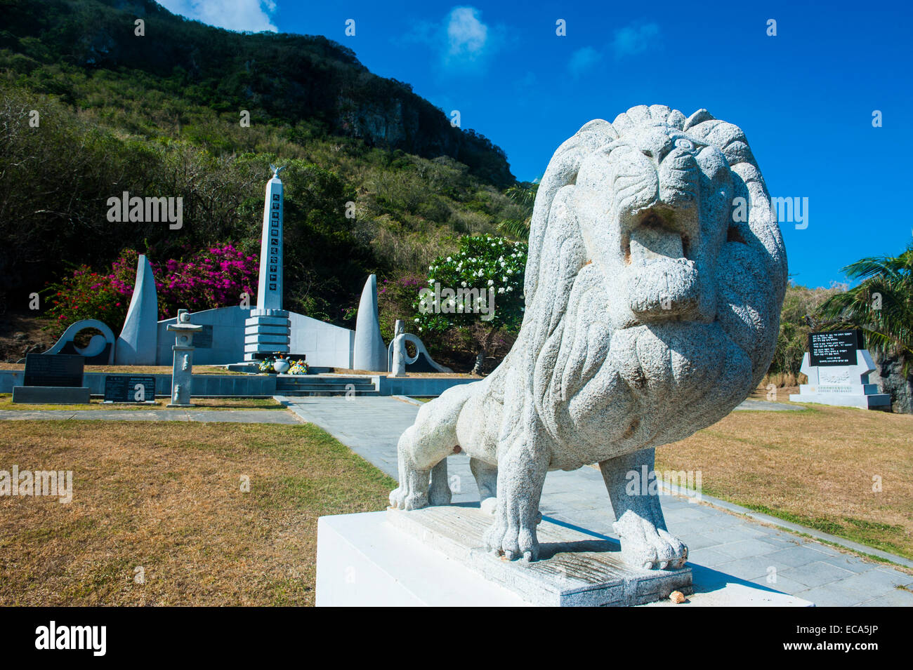 Löwe Skulptur vor dem zweiten Weltkrieg-Denkmal, Saipan, Nördliche Marianen Stockfoto