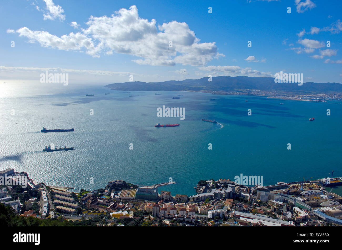 Gibraltar-Stadt mit der Bucht von Algeciras, Spanien, am Rücken, Gibraltar, Britische überseegegend, Iberische Halbinsel, Europa Stockfoto