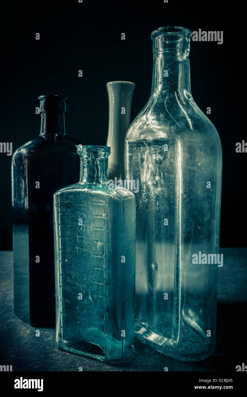 Sammlung von alten Flaschen. Stockfoto