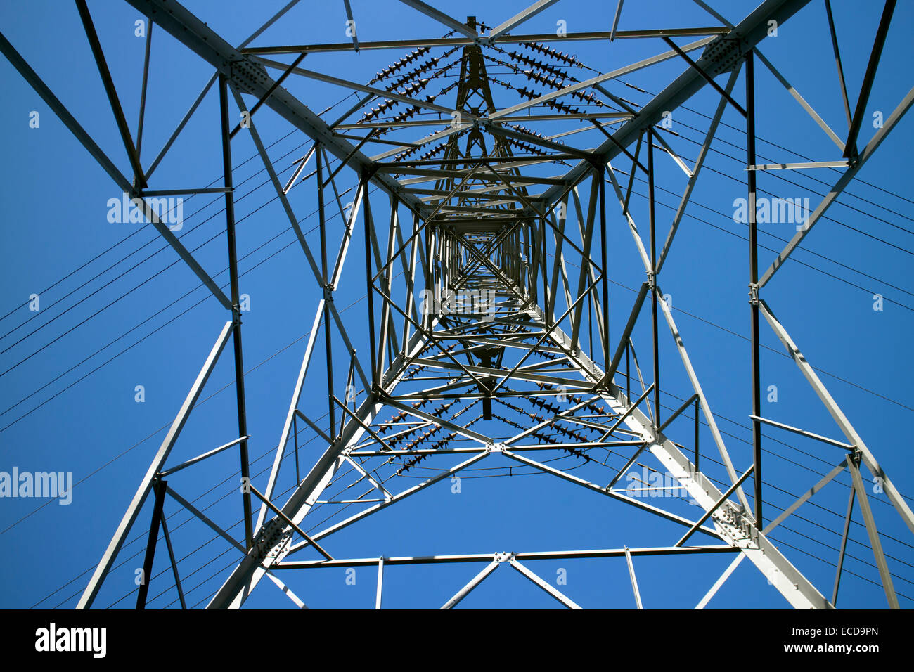 Strom Pylon in Spiceball Park, Banbury, Oxfordshire, England, Großbritannien Stockfoto