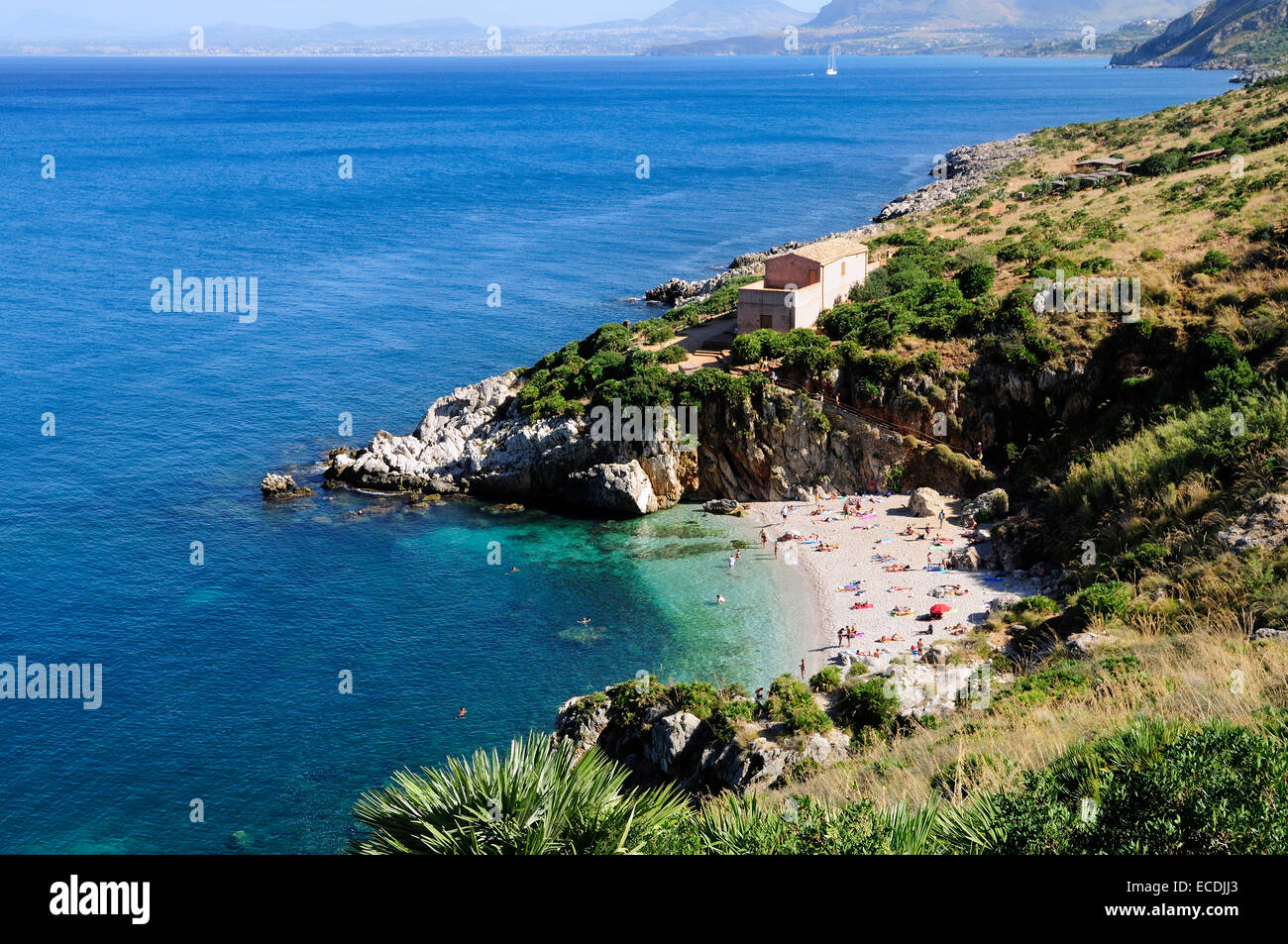 Cala Tonnarella dell'Uzzo, eine isolierte Bucht Strand von Riserva Naturale Dello Zingaro [Naturreservat Zingaro] in der Nähe von Scopello Stockfoto