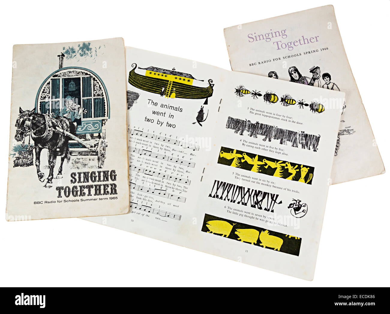 Singen zusammen Liederbücher für BBC Sound überträgt, Schulen in 1964, 1965 und 1966, UK Stockfoto