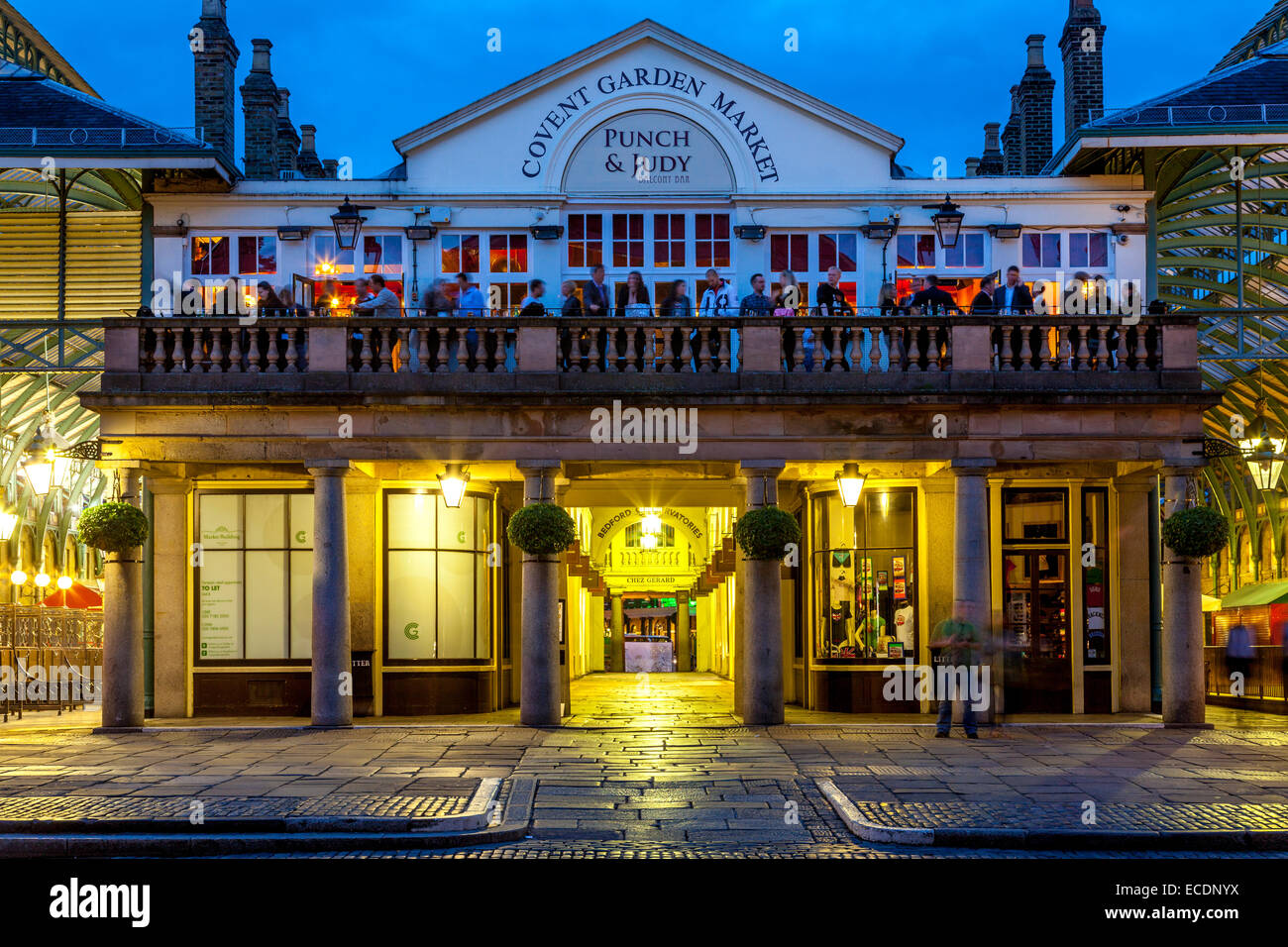 Der Punch and Judy Pub, Covent Garden, London Stockfotografie Alamy