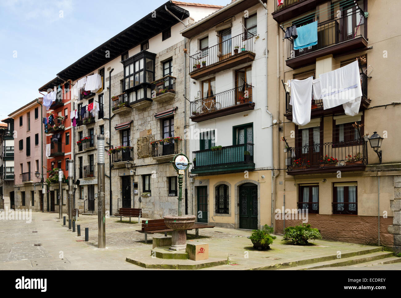 LEKEITIO, Spanien - 4. Juli 2013: Lekeitio (Spanisch: Lequeitio) ist eine Stadt und Gemeinde in der Provinz Biskaya in t Stockfoto