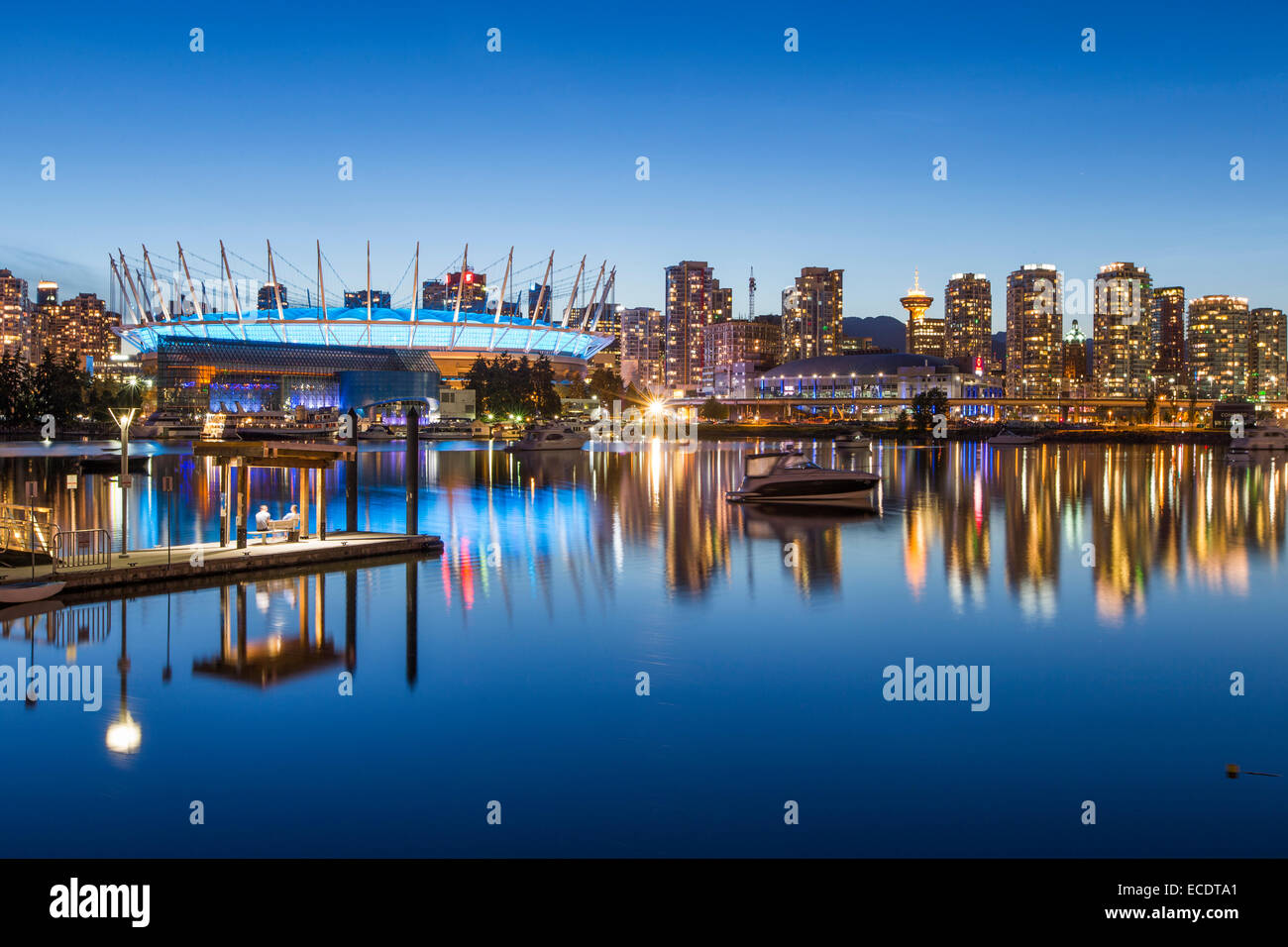 Vancouver downtown False Creek blaue Stunde lange Exposition Stockfoto