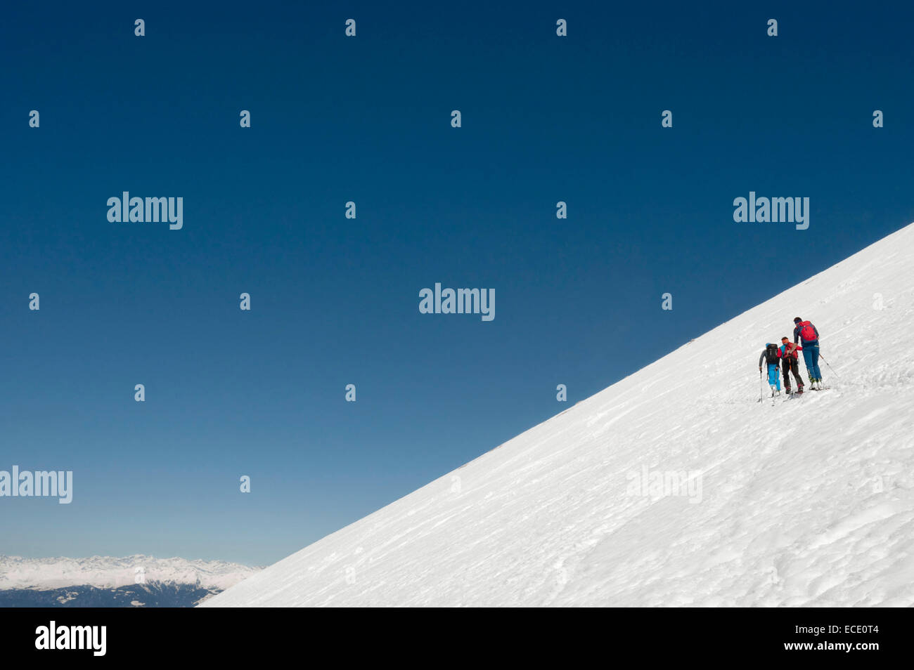 Männer auf einer Skitour, Santa Cristina Valgardena, Alto Adige, Italien Stockfoto