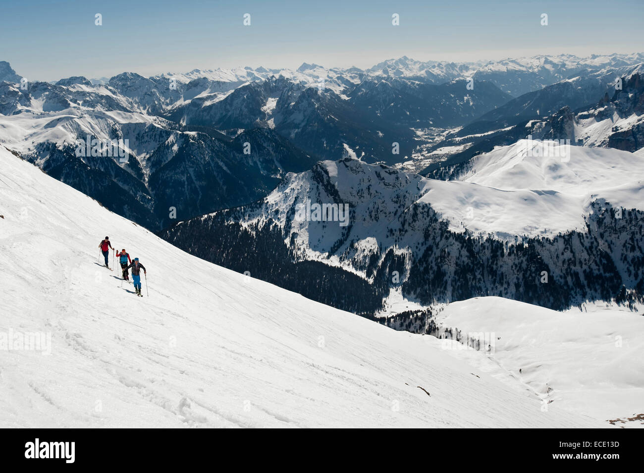 Männer auf einer Skitour, Santa Cristina Valgardena, Alto Adige, Italien Stockfoto