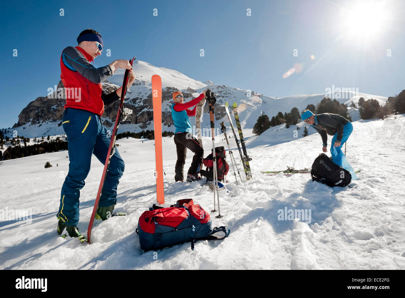 Männer auf einer Skitour, Santa Cristina Valgardena, Alto Adige, Italien Stockfoto