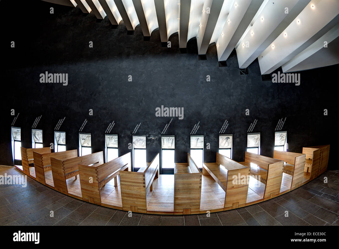 Innenraum der Capella Santa Maria degli Angeli vom Architekten Mario Botta, Monte Tamaro Rivera, Valle di Lugano Stockfoto