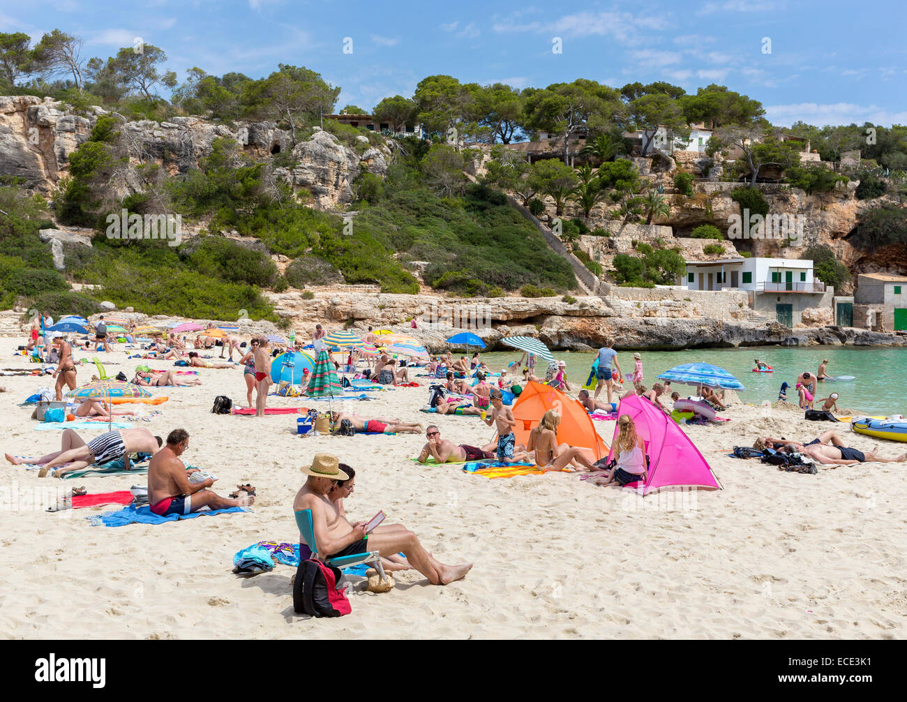 Cala Llombards, Bucht mit einem Sandstrand, Mallorca, Balearen, Spanien Stockfoto