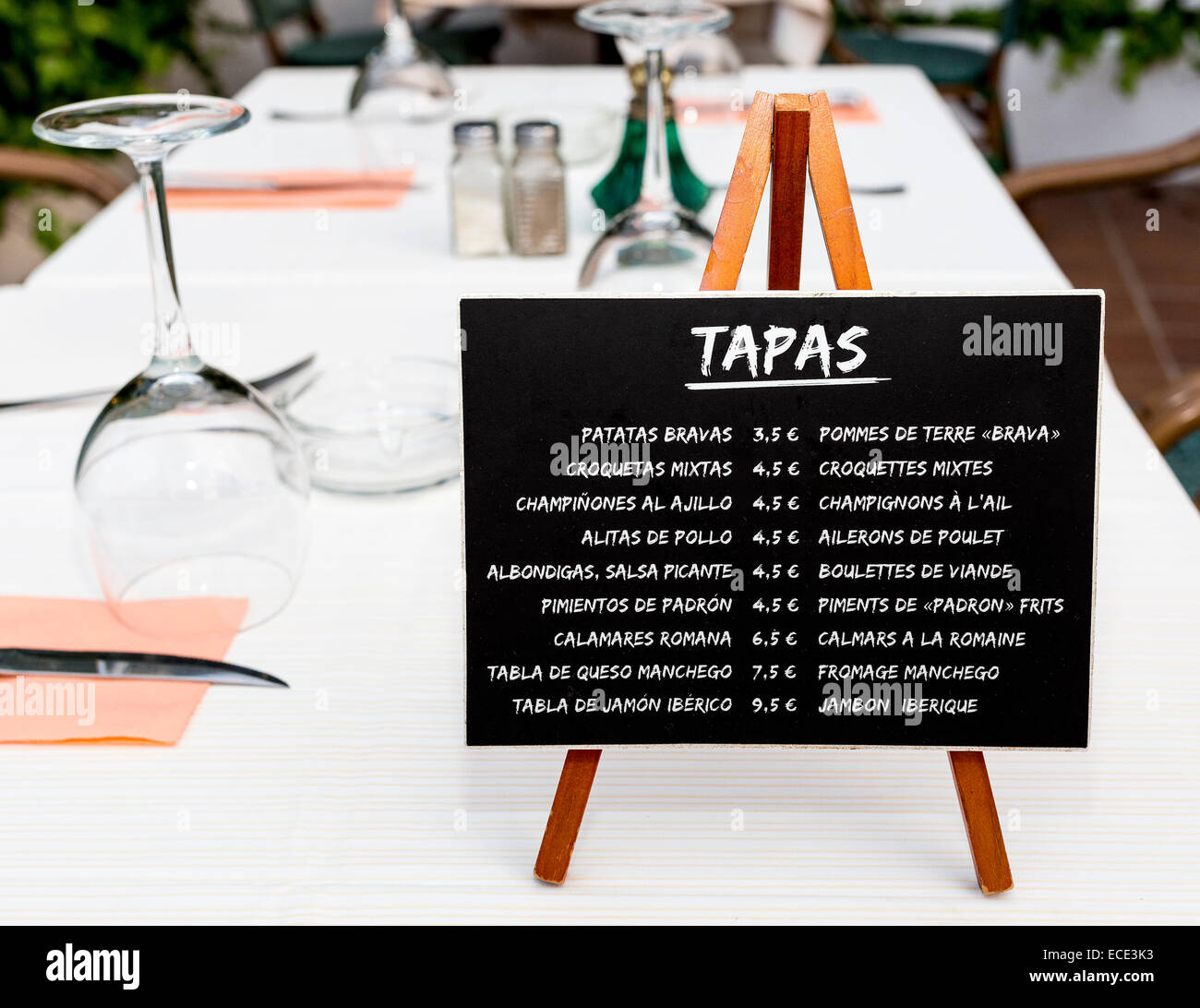Werbung für Tapas, typisch spanische Vorspeisen, Restaurant in Cala d &#39; oder Mallorca, Balearen, Spanien Stockfoto