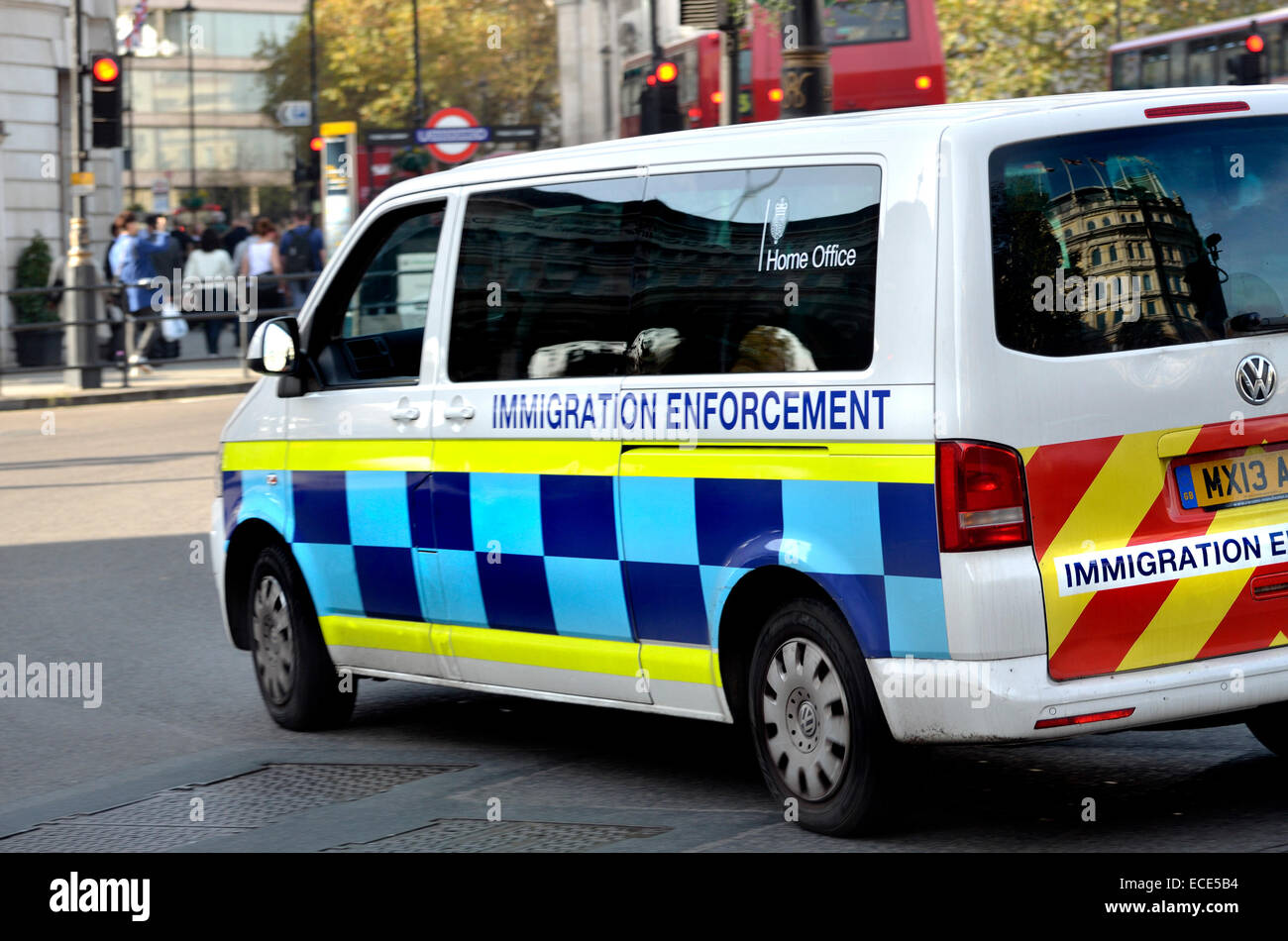 London, England, Vereinigtes Königreich. Home Office Immigration Enforcement van Stockfoto