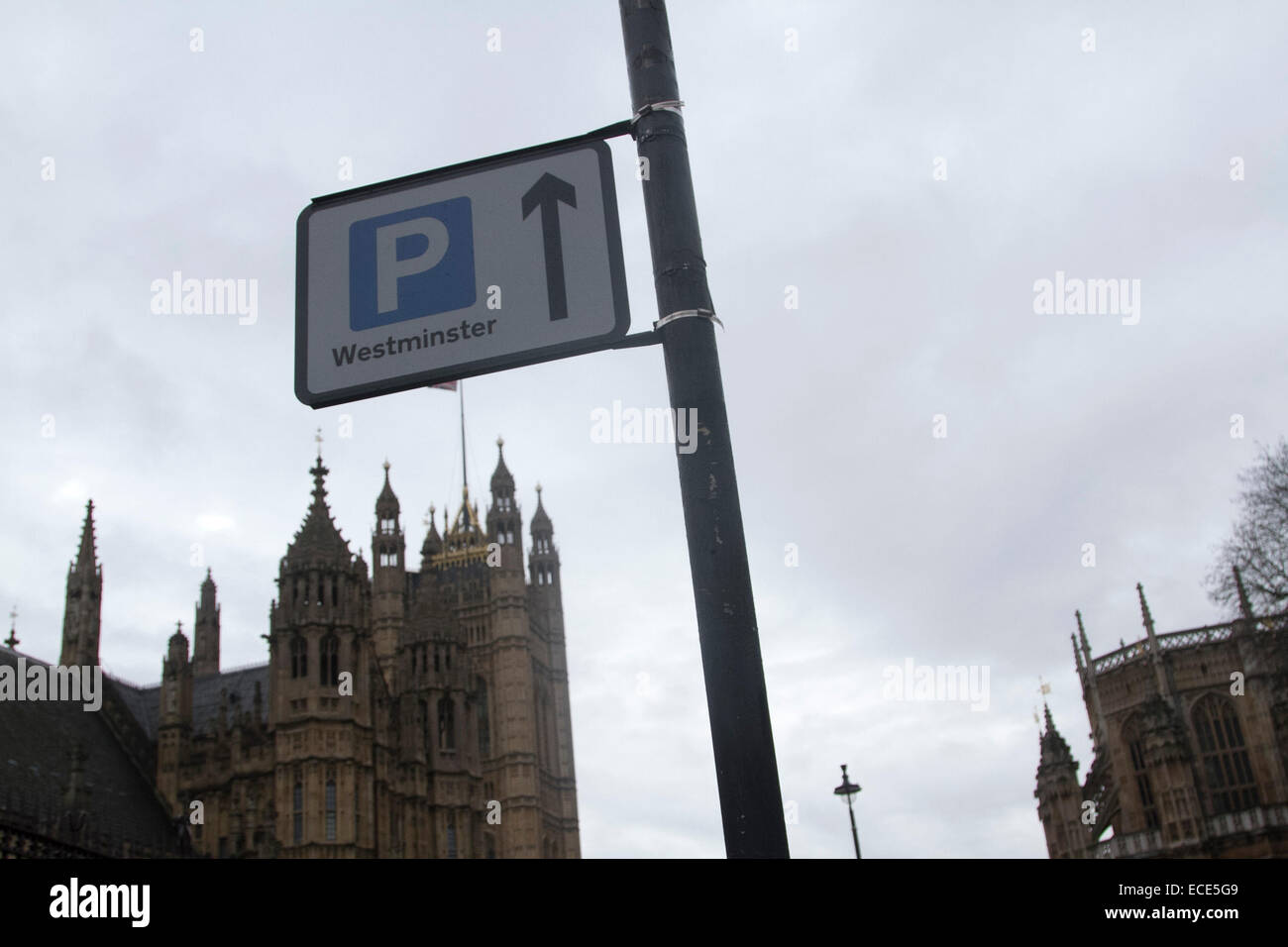 Westminster London, UK. 12. Dezember 2014. Westminster Rat hat der Fahrer nach der Ankündigung, es machte 293 Millionen von Parkgebühren in einem Jahr und über 50 m in Gewinne Credit abreißen vorgeworfen worden: Amer Ghazzal/Alamy Live-Nachrichten Stockfoto