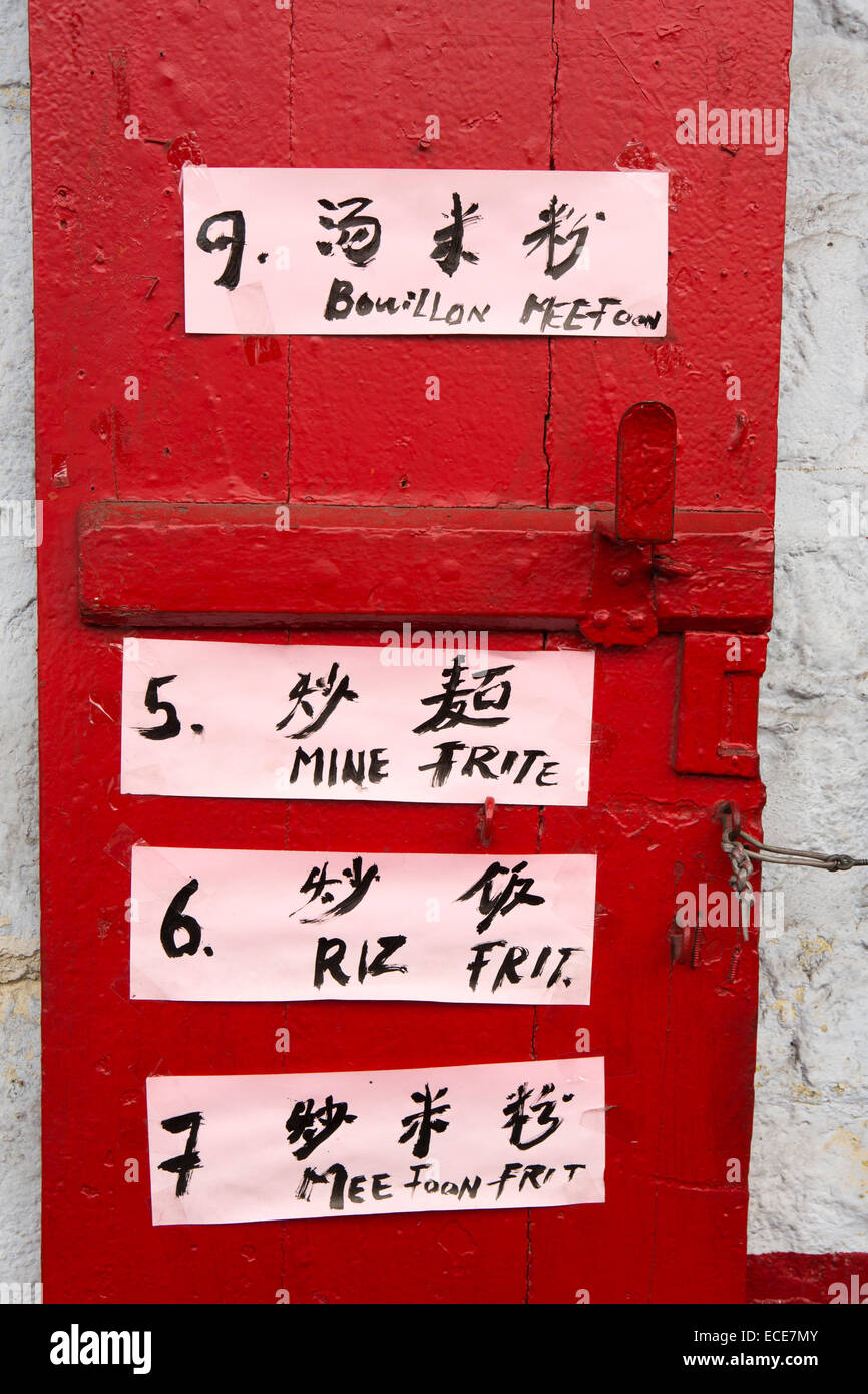 Mauritius, Port Louis, Chinatown, Café-Menü in Kreol und chinesischen Schriftzeichen geschrieben Stockfoto