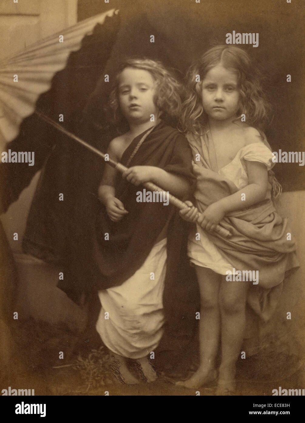 Paul und Virginia; Julia Margaret Cameron, Brite/Britin, Indien, 1815-1879 geboren; Süßwasser, England, Europa; 1864; Albumin-Silber-Print; Bild: 25,4 x 19,8 cm (10 x 7 13/16 in.) Stockfoto