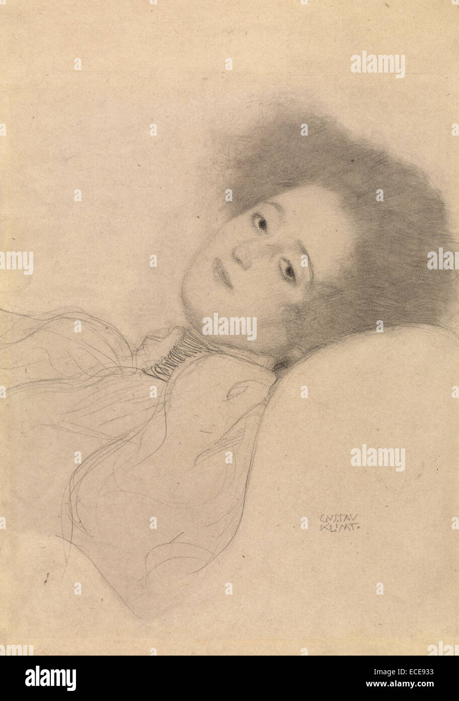 Porträt einer jungen Frau liegend; Gustav Klimt, Austrian, 1862-1918; Österreich, Europa; 1897 - 1898; Schwarze Kreide; 45,5 x 31,5 cm (17 15/16 x 12 3/8 Zoll.) Stockfoto